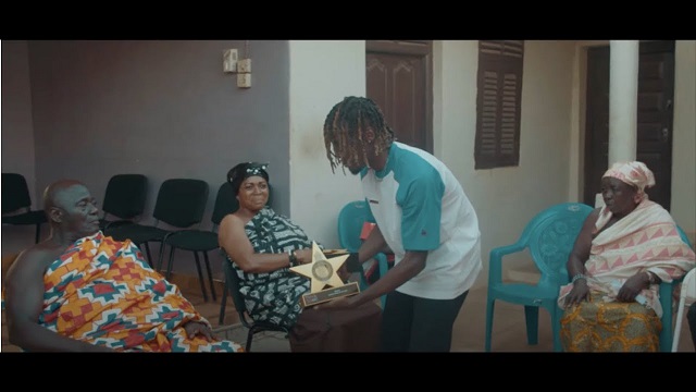 VIDEO: Kofi Mole - Abuakwa