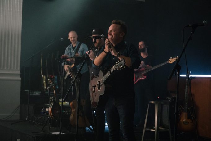 Chris Tomlin - Holy Is The Lord mp3 download